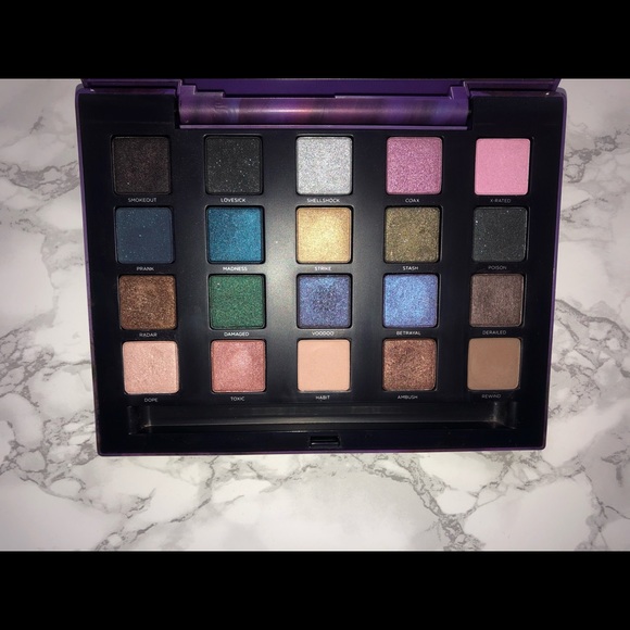 Urban Decay Vice 2 Eyeshadow Palette - Picture 4 of 5